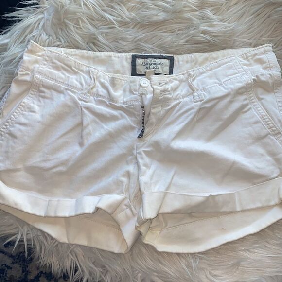 ✨Abercrombie & Fitch Chino Shorts✨ - Picture 2 of 7